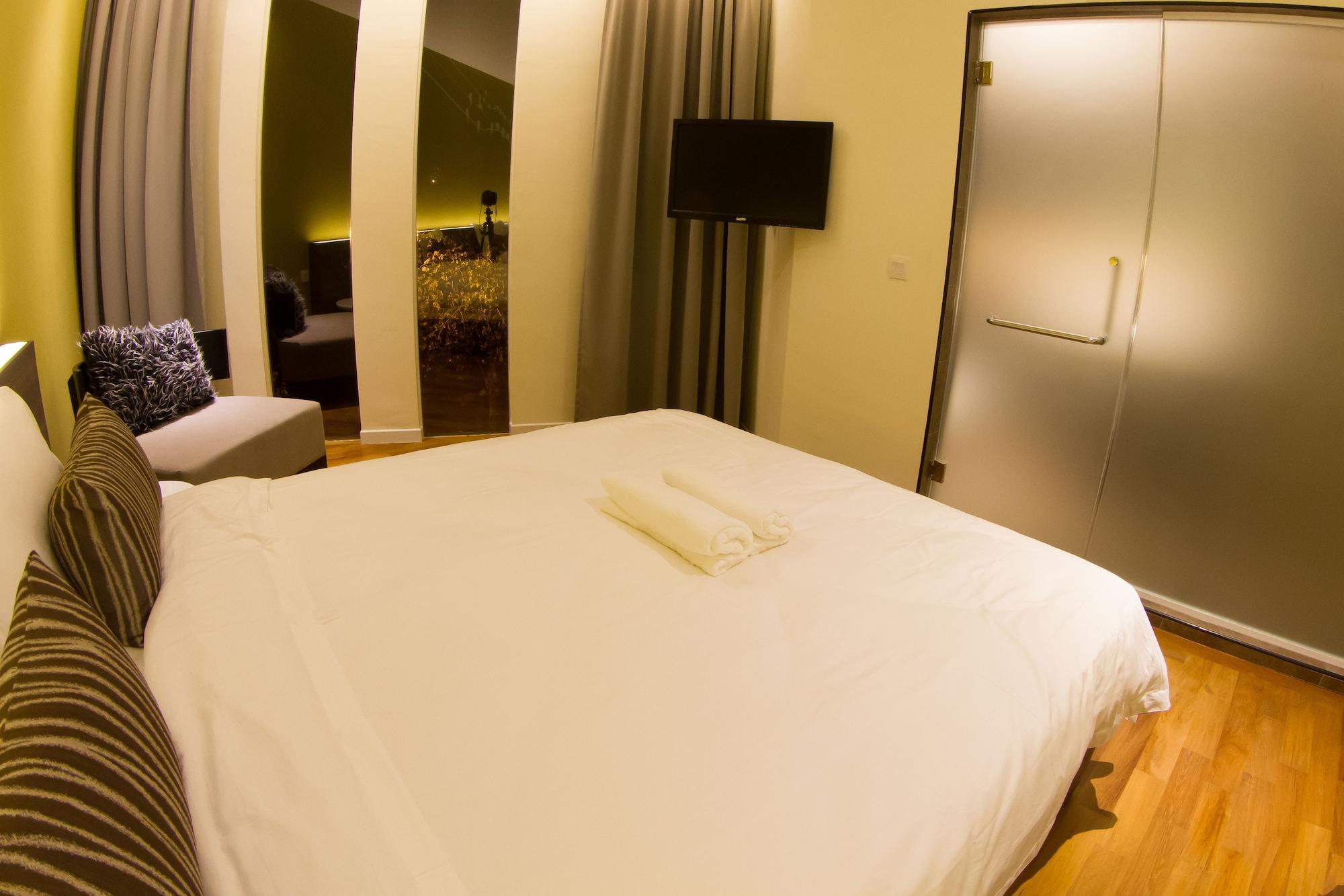 Mood Hotel Johor Bahru Bagian luar foto