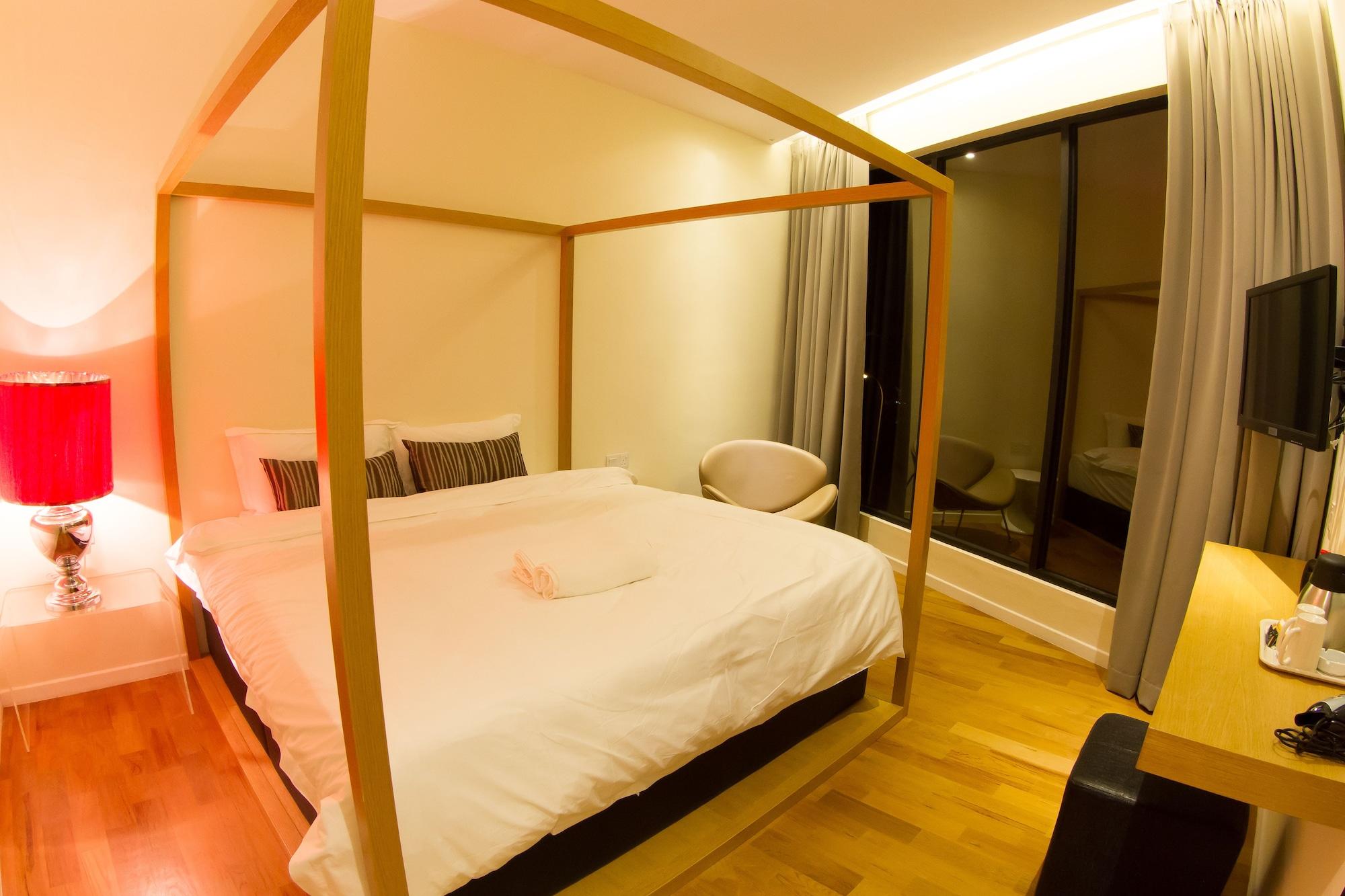 Mood Hotel Johor Bahru Bagian luar foto