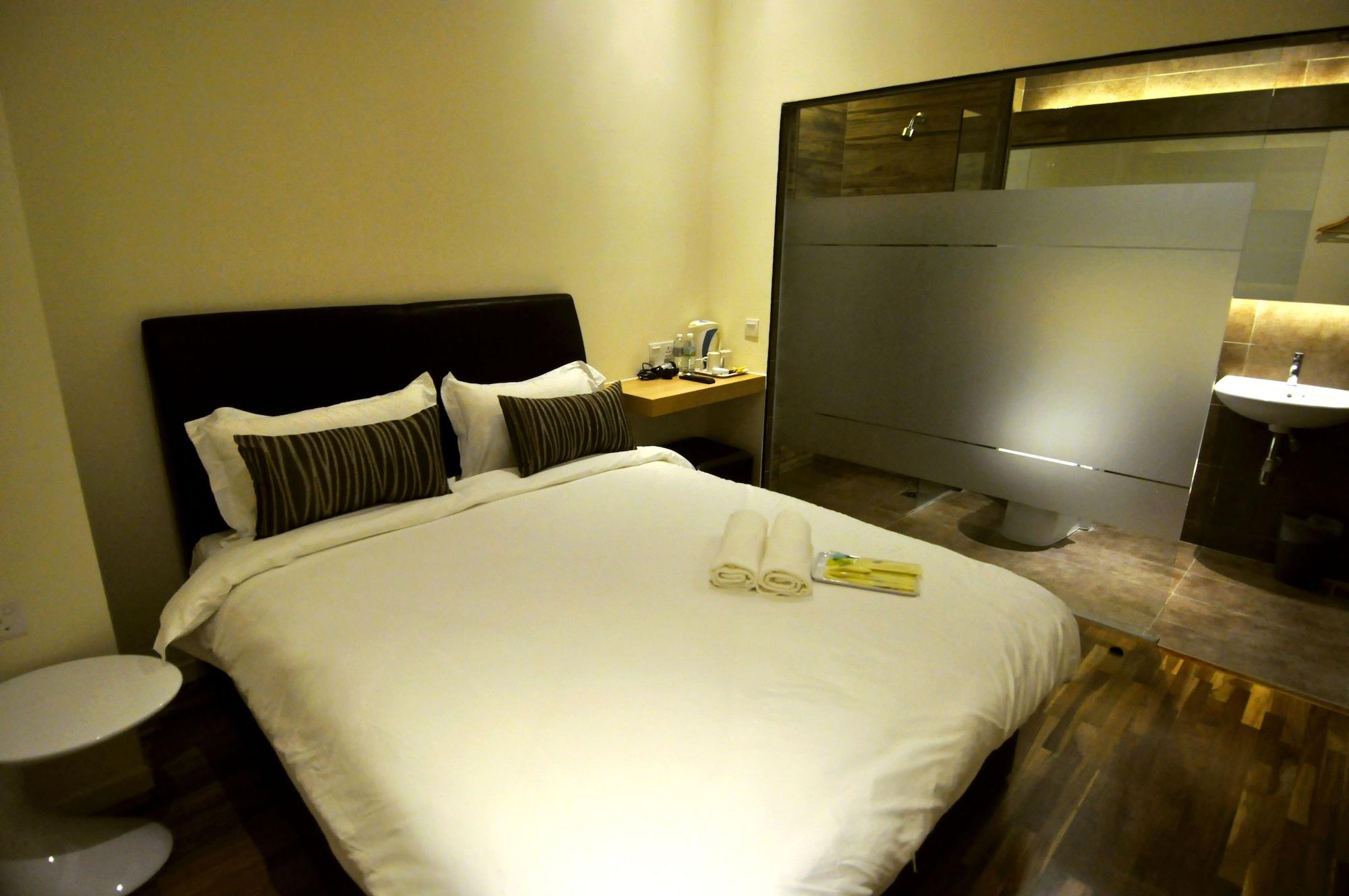 Mood Hotel Johor Bahru Bagian luar foto