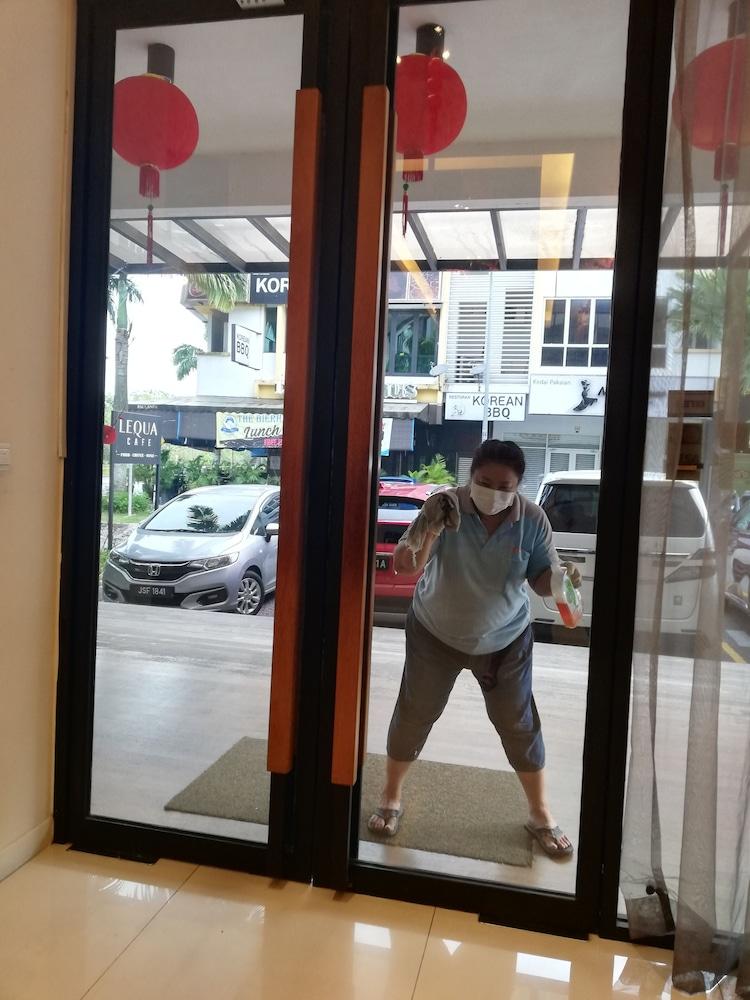 Mood Hotel Johor Bahru Bagian luar foto