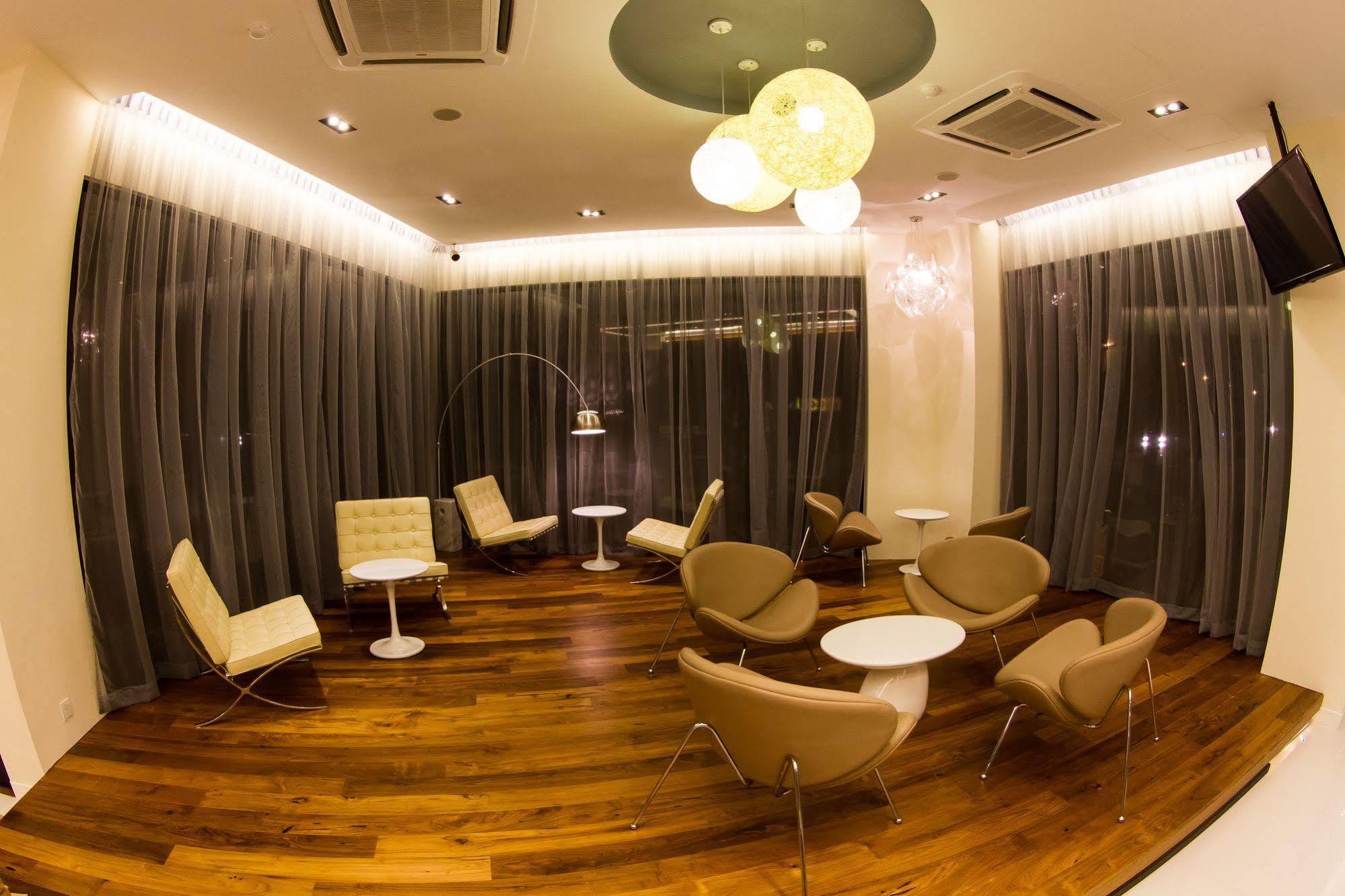 Mood Hotel Johor Bahru Bagian luar foto