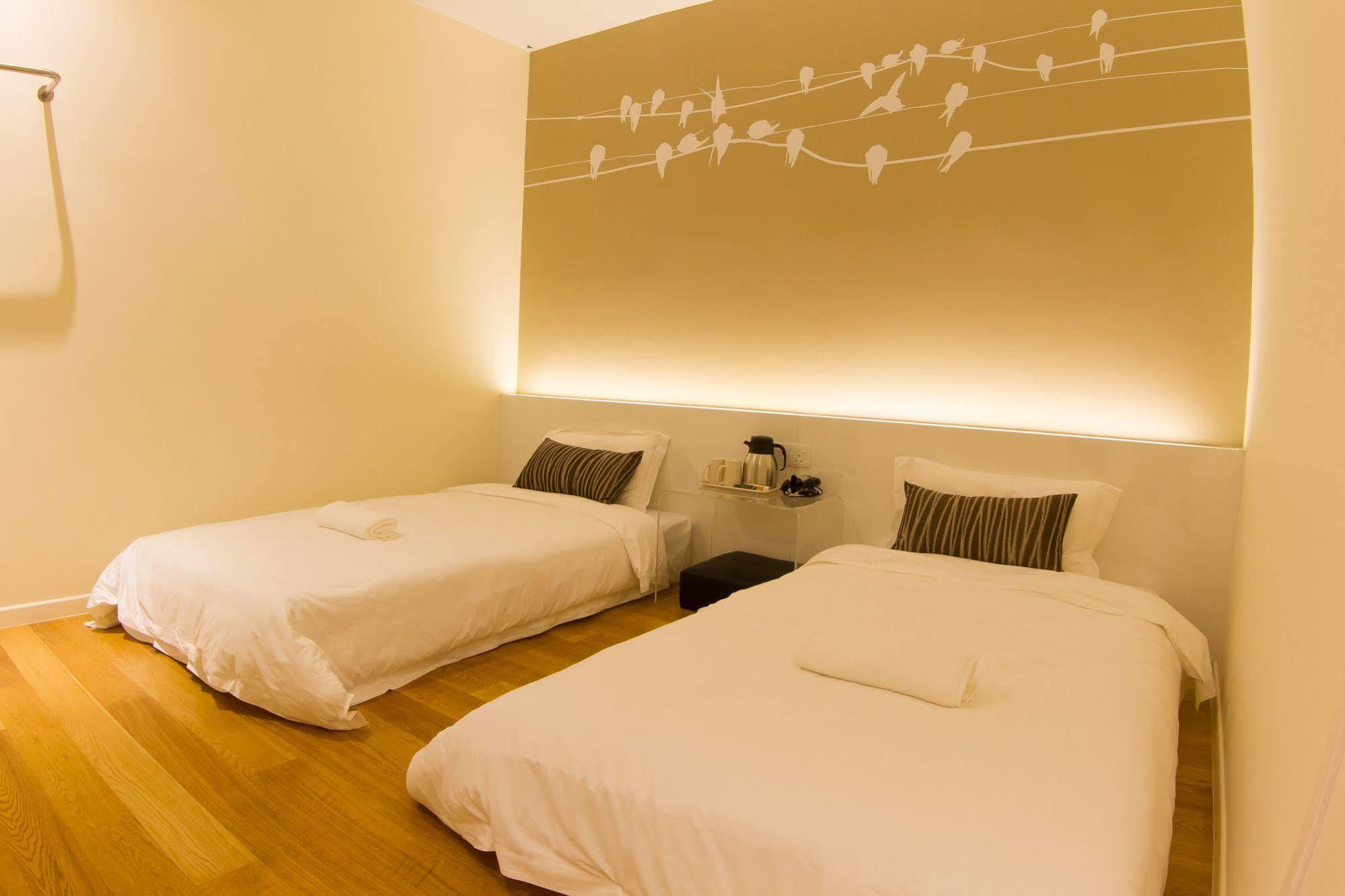 Mood Hotel Johor Bahru Bagian luar foto