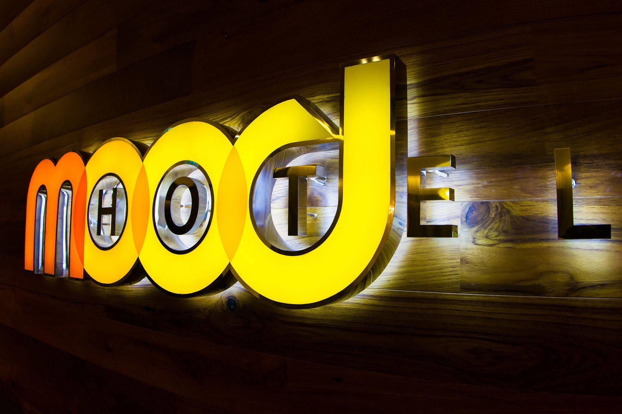 Mood Hotel Johor Bahru Bagian luar foto