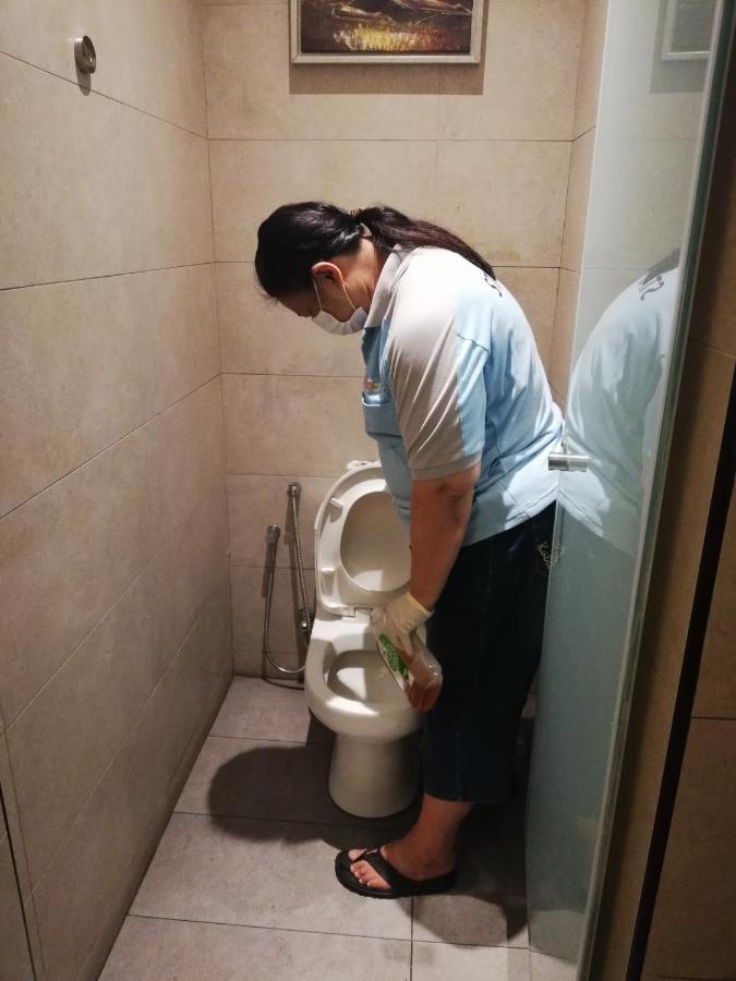 Mood Hotel Johor Bahru Bagian luar foto